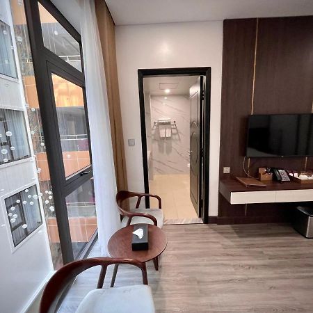 Diamond Hotel Van Don Cam Pha Bagian luar foto