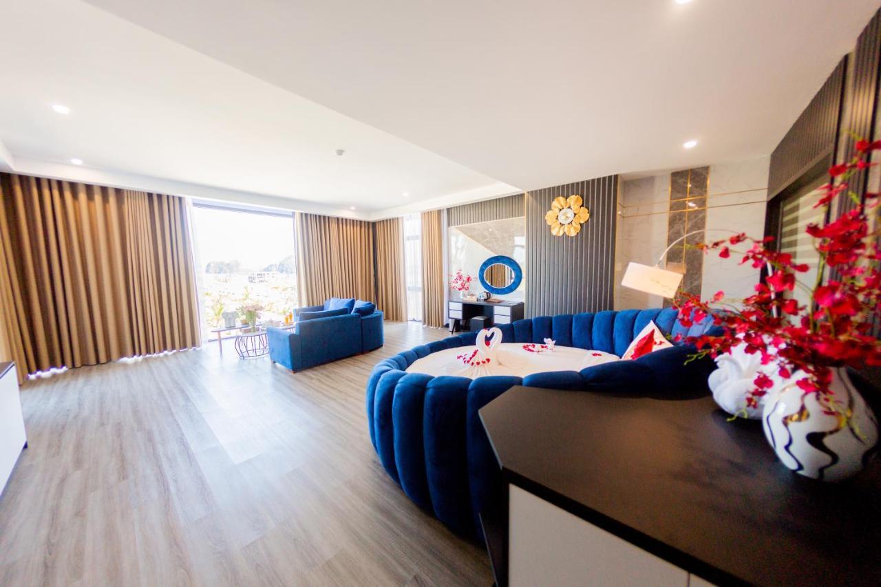 Diamond Hotel Van Don Cam Pha Bagian luar foto
