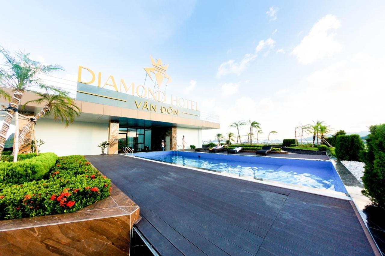 Diamond Hotel Van Don Cam Pha Bagian luar foto