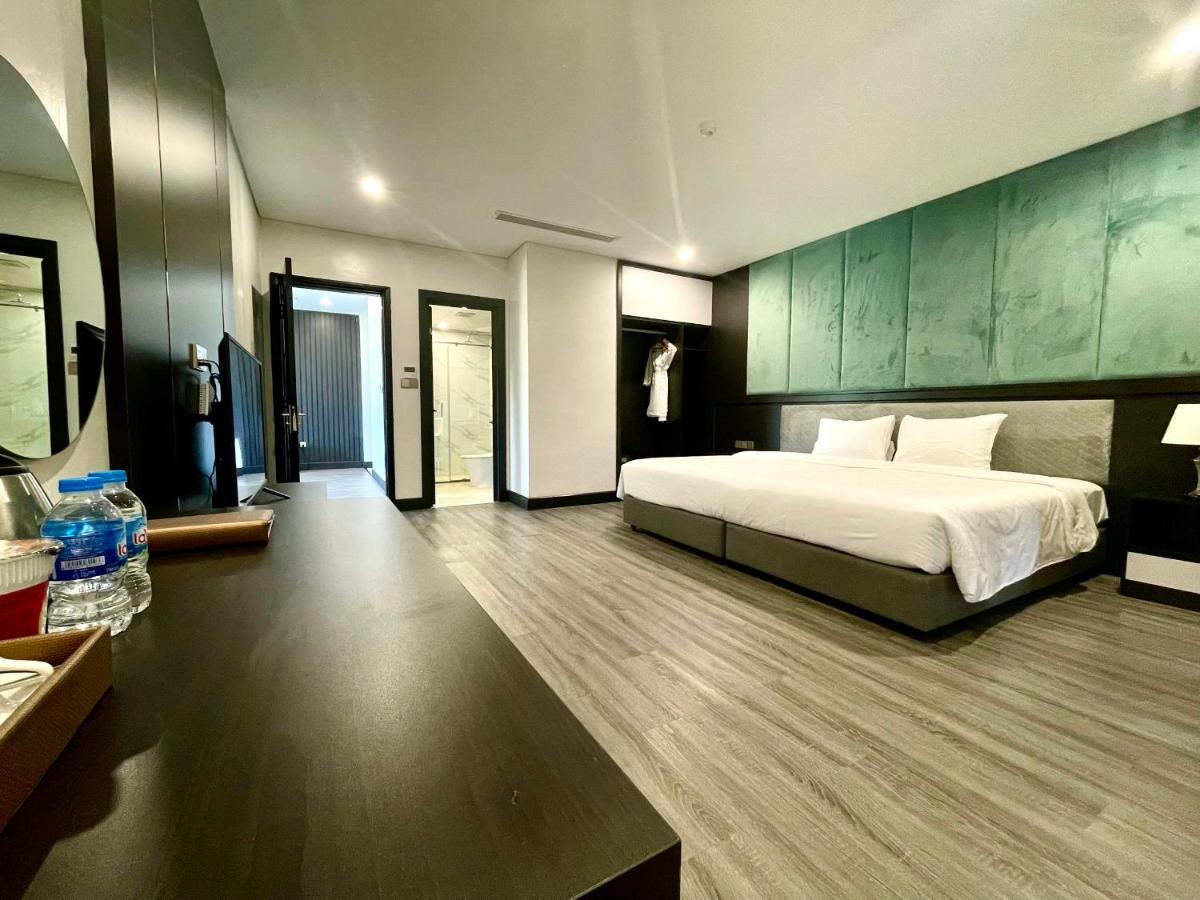 Diamond Hotel Van Don Cam Pha Bagian luar foto