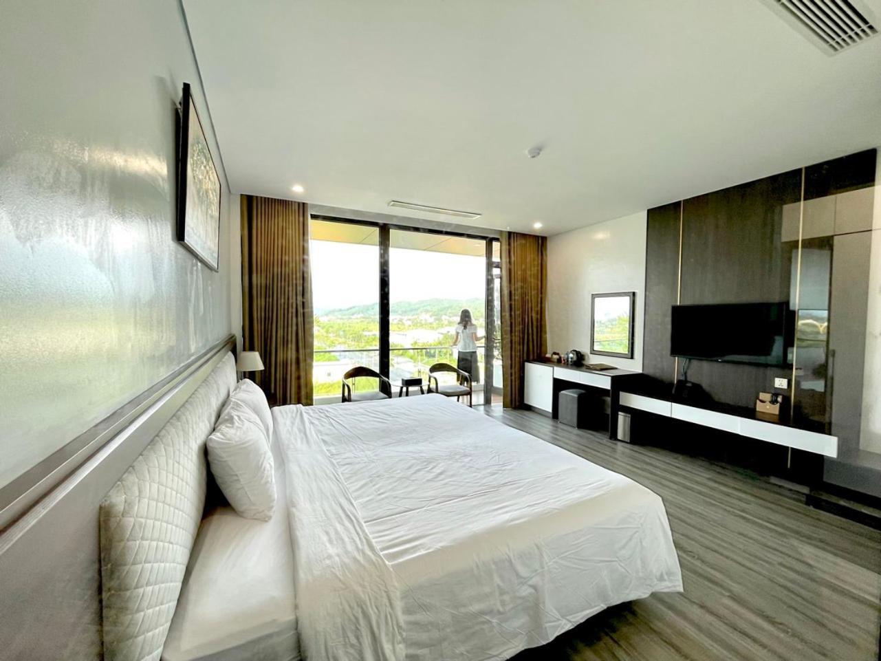 Diamond Hotel Van Don Cam Pha Bagian luar foto