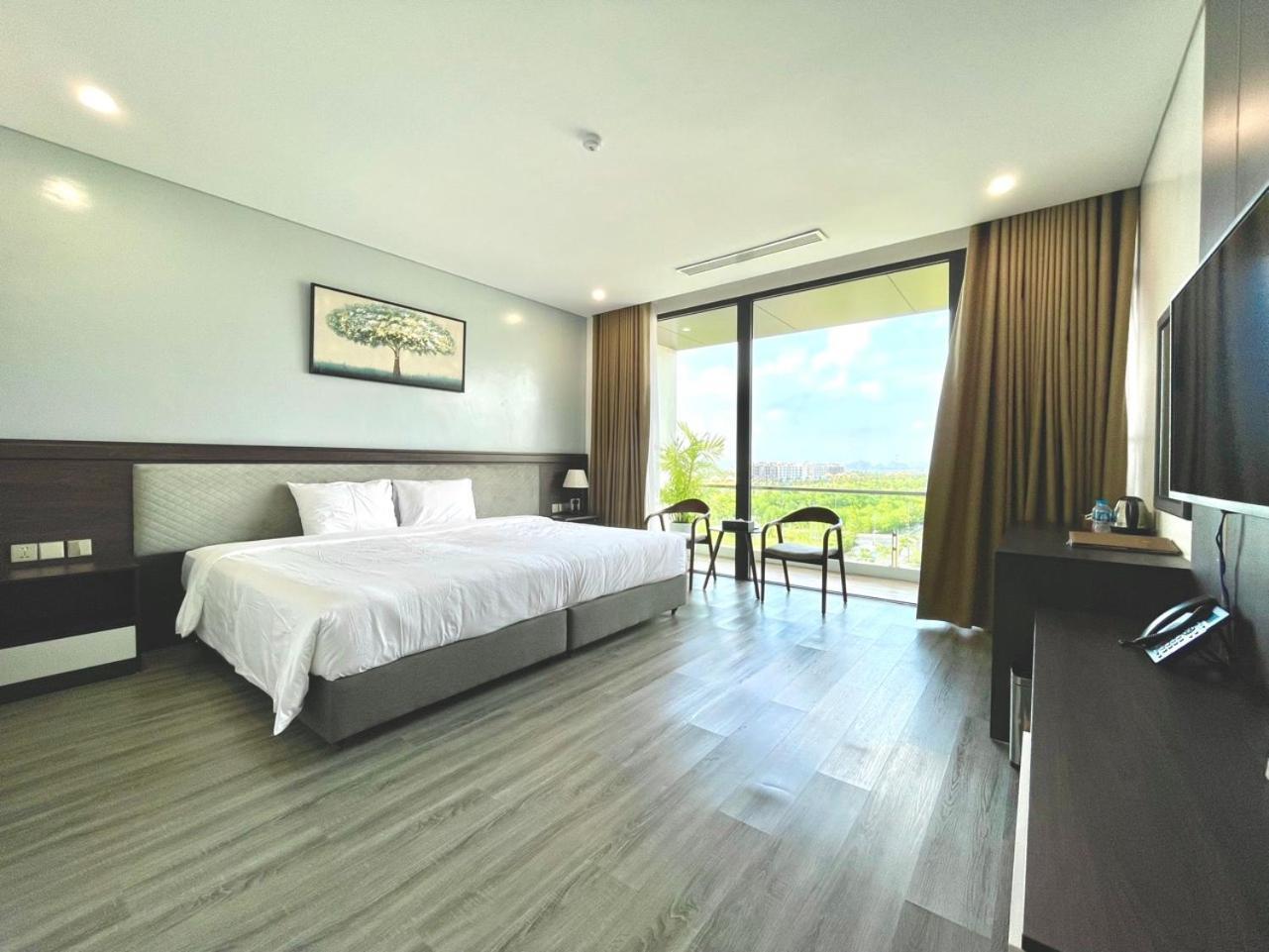 Diamond Hotel Van Don Cam Pha Bagian luar foto